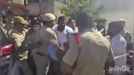 ఖైరతాబాద్: ఎన్ ఎస్ యు ఐ నాయకుడు శివ అరెస్టుతో బోరబండ పోలీస్ స్టేషన్ వద్ద ఉద్రిక్తత