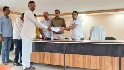 नबीनगर: नवीनगर में मतदान केंद्र स्तरीय पदाधिकारी को दिया गया प्रशिक्षण