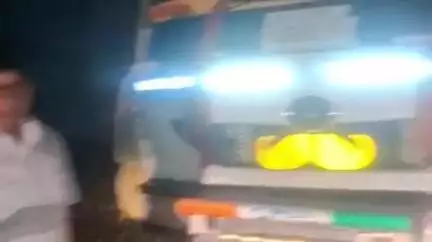 रामपुर: अजीतपुर पुलिस चौकी के पास ARTO राजेश कुमार श्रीवास्तव ने 5 ओवरलोड डंपरों पर की कार्रवाई, 3.5 लाख का लगाया जुर्माना