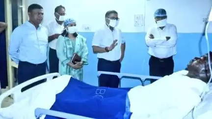 चास: बोकारो: ब्लास्ट फर्नेस हादसे में घायलों से मिले डीसी, BGH में चल रहा इलाज