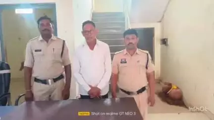 तखतपुर: तखतपुर पुलिस ने सरकारी नौकरी के नाम पर 43 लाख रुपए ठगने वाले तीन आरोपियों को किया गिरफ्तार, महिला आरोपी भी शामिल