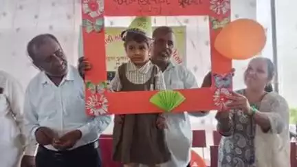 ગરબાડા: ગરબાડા તાલુકાની કુમાર શાળા ખાતે જિલ્લા સભ્ય અને પાર્ટી પ્રમુખ ની ઉપસ્થિતિમાં શાળા પ્રવેશવ યોજાયો