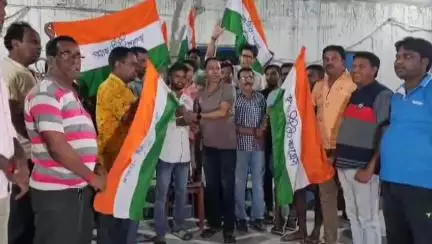 ফরিদপুর দুর্গাপুর: দুর্গাপুর ফরিদপুর ব্লকের গোগলা অঞ্চলে দলে দলে বিজেপি ছেড়ে তৃণমূলে যোগদান করলো