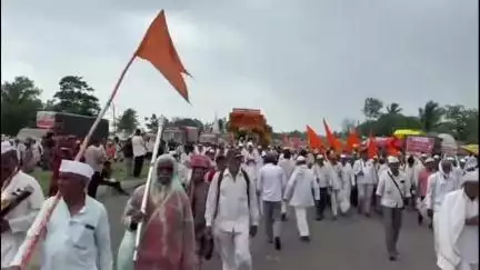 शिरोळ: शिरोळ डॉक्टर्स असोसिएशन,रोटरी हेरिटेज सिटीच्यावतीने आषाढी वारकऱ्यांची केली आरोग्यसेवा