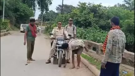 उचेहरा: अकहा गांव के पास डाउन ट्रैक पर ट्रेन से गिरकर 22 वर्षीय युवक की मौत