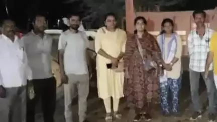 कळमनूरी: माळेगाव शिवारात महसूल पथकाने अवैध रेती वाहतूक करणारे ट्रॅक्टर पकडले .