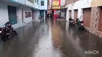 संभल: पहली बारिश का असर, गर्मी से मिली राहत, रोडवेज अस्पताल और गली-कूचों में पानी, नगर पालिका की लापरवाही से फसल को लाभ