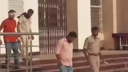 मुशहरी: मिठनपुरा में पुलिस ने विदेशी शराब के साथ एक शराब कारोबारी को किया गिरफ्तार, न्यायालय में पेश कर भेजा जेल