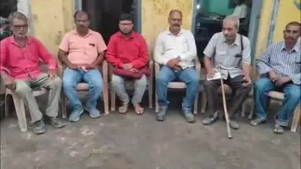 कोडरमा: वैशाली प्रेस, झुमरीतिलैया में ट्रेड यूनियन सीटू, एक्टू और एटक के नेताओं की हुई संयुक्त बैठक