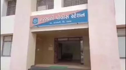 જળેશ્વર પાલડી ગામે ચૂંટણીની અદાવતમાં  પકોડી વિક્રેતાને માર મારતાં સામ સામે ફરિયાદ નોંધાઇ