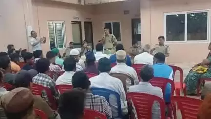 ದಾಂಡೇಲಿ: ನಗರ ಪೊಲೀಸ್ ಠಾಣೆಯಲ್ಲಿ ಮೊಹರಂ ಶಾಂತಿಪಾಲನಾ ಸಭೆ : ಶಾಂತಿಯುತ ಹಬ್ಬ ಆಚರಣೆಗೆ ಡಿವೈಎಸ್ಪಿ ಶಿವಾನಂದ ಮದರಕಂಡಿ ಕರೆ