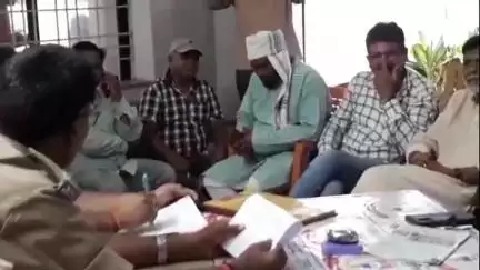 दुमका: मोहर्रम को लेकर दुमका के नगर और मुफस्सिल थाना परिसर में शांति समिति की बैठक आयोजित