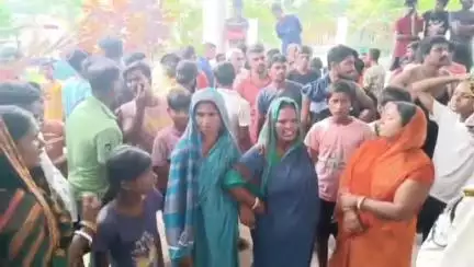 মোহনপুর: জেল হাজতে বিচারাধীন বন্দির মৃত্যু ঘিরে এনসিসি থানায় এলাকাবাসীর বিক্ষোভ