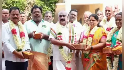 செஞ்சி: குறிஞ்சிபை ஊராட்சியில் ரூபாய் 13 லட்சத்து 30 ஆயிரம் ரூபாய் மதிப்பீட்டில் புதிய நியாய விலை கடை கட்டுமான பணிக்கான பூமி பூஜையை தொடங்கி வைத்த சட்டமன்ற உறு