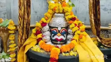 होशंगाबाद नगर: श्री काले महादेव मंदिर में समिति ने श्री काले महादेव का श्री कामी महादेव के रूप में किया श्रृंगार