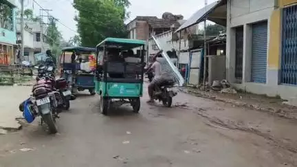 কালিয়াচক ১: বেহাল অবস্থায় রয়েছে সাহাবাজপুর স্ট্যান্ডের রাস্তা