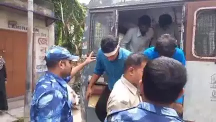 বর্ধমান ১: মেমারি ১ নং ব্লক তৃণমূল ছাত্র পরিষদের জয়েন্ট কনভেনার রুদ্রকান্ত ঘোষাল-কে শোকজ করলো ছাত্র পরিষদের জেলা সভাপতি স্বরাজ ঘোষ