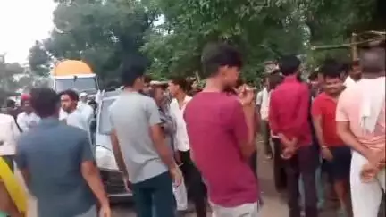 पन्ना: द्वारी बस स्टैंड पर कैप्सूल डंपर, कार और बस से टकराया, कोई जनहानि नहीं
