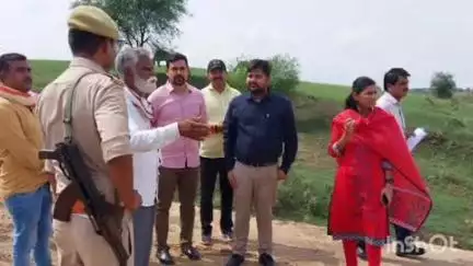 पैलानी: जिलाधिकारी ने तहसील पैलानी के संभावित बाढ़ प्रभावित ग्रामों का स्थलीय निरीक्षण कर बाढ़ पूर्व तैयारियों की की समीक्षा