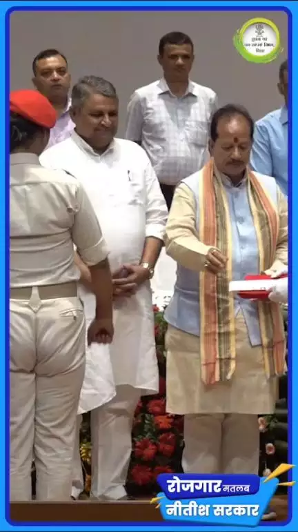 ट्रांसजेंडर समुदाय की दिव्या ओझा के लिए ऐतिहासिक पहल: बिहार सरकार ने दिलाया हक और सम्मान | मुख्यमंत्री को धन्यवाद