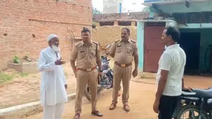 माधौगढ़: जगम्मनपुर और हुसेपुरा गांव में ताजिया निकलने वाले रूट का सीओ और थाना इंचार्ज ने किया भ्रमण, दिए दिशा निर्देश