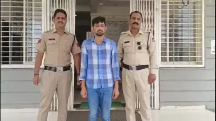नीमच नगर: सिटी थाना पुलिस ने भाटखेड़ा फंटे से 40 किलोग्राम डोडा-चूरा के साथ एक तस्कर को किया गिरफ्तार, स्विफ्ट कार ज़ब्त