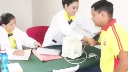 डोईवाला: एसडीआरएफ वाहिनी मुख्यालय जॉलीग्रांट में निःशुल्क चिकित्सा शिविर का आयोजन किया गया