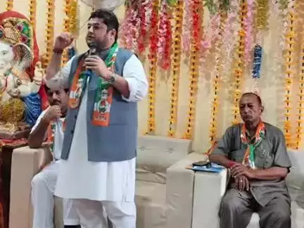 नमहोल: कांग्रेस के महासचिव विकास ठाकुर ने ग्राम पंचायत कचोली में लोगों की समस्याएं सुनीं