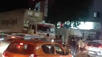 नाशिक: आडगावच्या जत्रा चौकात रविवारी सायंकाळी उशिरा दीड तास वाहतूक कोंडी, वाहन चालक व नागरिकांचे हाल #jansamasya