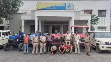 आमला: बोरदेही पुलिस ने किराए पर वाहन लेकर बेचने वाले 3 आरोपियों को किया गिरफ्तार, 2 बोलेरो व 4 ट्रैक्टर जब्त