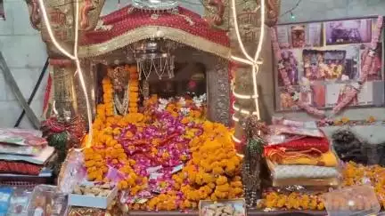 कन्नौज: कन्नौज शहर में स्थित सिद्धपीठ माता फूलमती देवी का मंदिर, देखें आरती के भव्य दर्शन