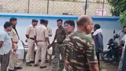 मोहनिया: मोहनिया थाना क्षेत्र के दादर गांव के पास अज्ञात वाहन की चपेट में आने से बाइक सवार एक व्यक्ति की मौत