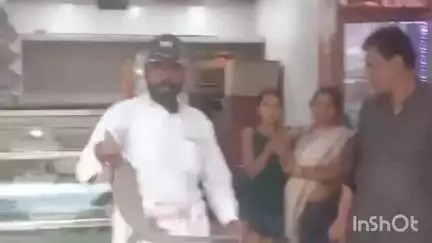 मैहर: मैहर में मिठाई की दुकान में घुसे गोह को सर्प मित्र ने पकड़कर जंगल में छोड़ा