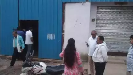 दतिया नगर: कलेक्टर के निर्देश पर भाण्डेर में आटा मील सील, जनसंपर्क विभाग ने जारी की सूचना