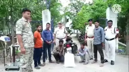 सलिहा पुलिस ने मोटरसाइकिल में 9 किलो गांजा परिवहन करते दो आरोपियों को किया गिरफ्तार