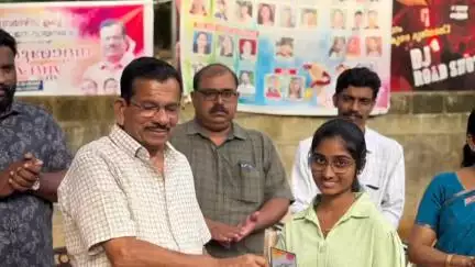 ഒറ്റപ്പാലം: കരുമാനാംകുറുശ്ശി ബ്രദേഴ്സ് ക്ലബ് നടത്തിയ അനുമോദന സദസ് പി. മമ്മിക്കുട്ടി എം.എൽ.എ ഉദ്ഘാടനം ചെയ്തു