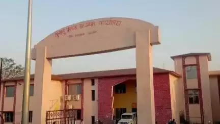 कुकड़ू: उपायुक्त के निर्देश पर कुकड़ू प्रखंड के ओड़िया पंचायत के तटीय इलाकों का अंचल अधिकारी ने किया निरीक्षण