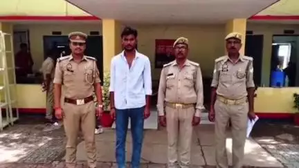 महोबा: चरखारी से आईटी एक्ट से जुड़े वांछित अभियुक्त को पुलिस ने किया गिरफ्तार