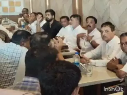 માંગરોળ: પીપોદરા ખાતે કોંગ્રેસ આગેવાનોએ પાર્ટી ગાઈડ લાઈન વિરુદ્ધ વરણી કરાયેલા જિલ્લા કોંગ્રેસ પ્રમુખને પદ પરથી દૂર કરવાની માગ કરી