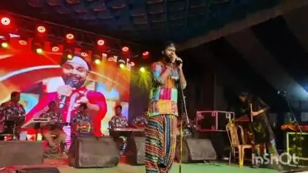 গঙ্গারামপুর: গঙ্গারামপুরে বর্ষাবরণ অনুষ্ঠানে দীপ চ্যাটার্জীর গানে মুগ্ধ দর্শক, উপস্থিত ছিলেন চেয়ারম্যান প্রশান্ত মিত্র