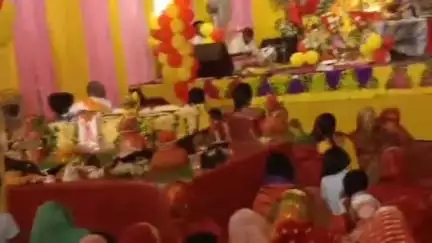 बलिया: सदानंदपुर बड़ी ठाकुरबारी परिसर में संगीतमय श्रीमद् भागवत कथा में उमड़ी श्रद्धालुओं की भीड़