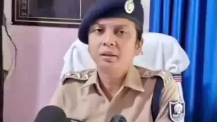 मुशहरी: सदर थाना इलाके से विदेशी शराब की बड़ी खेप के साथ शराब कारोबारी की पत्नी गिरफ्तार, SDPO विनीता सिन्हा ने दी जानकारी
