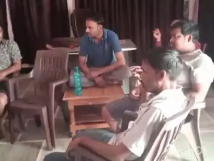 बदरवास: बदरवास कस्बे में भाजपा कार्यकर्ताओं ने सुनी 'मन की बात', कार्यक्रम के बाद किया वृक्षारोपण