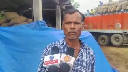ଖରିଆର: ବିଜେପୁର ମଣ୍ଡିରେ ଧାନ ଉଠୁନଥିବା ନେଇ ପ୍ରତିକ୍ରିୟା ରଖିଲେ ଚାଷୀ ଈଶ୍ୱର ବଘେଲ