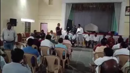 मारेगाव: नगरपंचायतच्या २१% करवाढीविरोधात बदकी भवन येथे व्यापारी संघटनेच्या वतीने सर्वपक्षीय बैठक, करवाढीचा विरोध