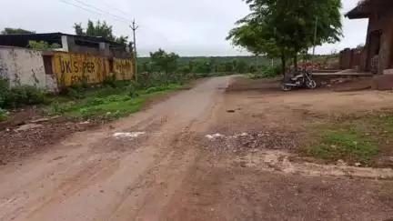 सिंगोली: विजयपुर सड़क मार्ग पर हादसा, पिकअप से गिरे दो युवक, एक की मौत, दूसरे का इलाज जारी