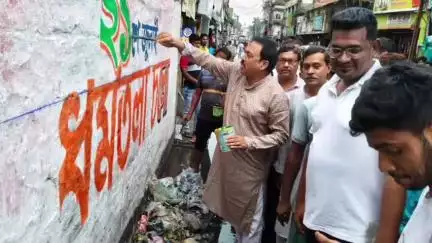 জয়নগর ১: ২১ শে জুলাই এর সমর্থনে দেয়াল লিখন জয়নগরে