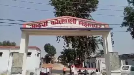 मंझनपुर: चक थांभा गांव में फांसी के फंदे पर लटका मिला एक युवक का शव