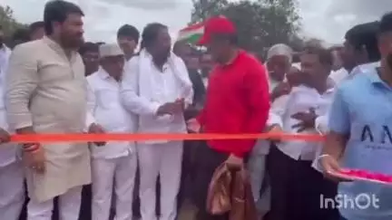 రాజేంద్రనగర్: షాబాద్‌లో క్రికెట్ టోర్నమెంట్‌ను ప్రారంభించిన మంత్రి వాకిటి శ్రీహరి, ఎమ్మెల్యే కాలే యాదయ్య