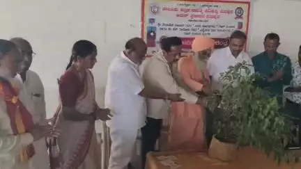 ಶೋರಾಪುರ: ಪಟ್ಟಣದ ಗರುಡಾದ್ರಿ ಕಲಾಮಂದಿರದಲ್ಲಿ ಎರಡು ಗಜಲ್ ಕೃತಿಗಳ ಲೋಕಾರ್ಪಣೆ